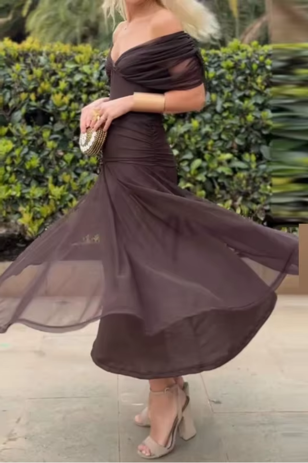 Rosamund | Elegantes Maxikleid für festliche Anlässe mit V-Ausschnitt