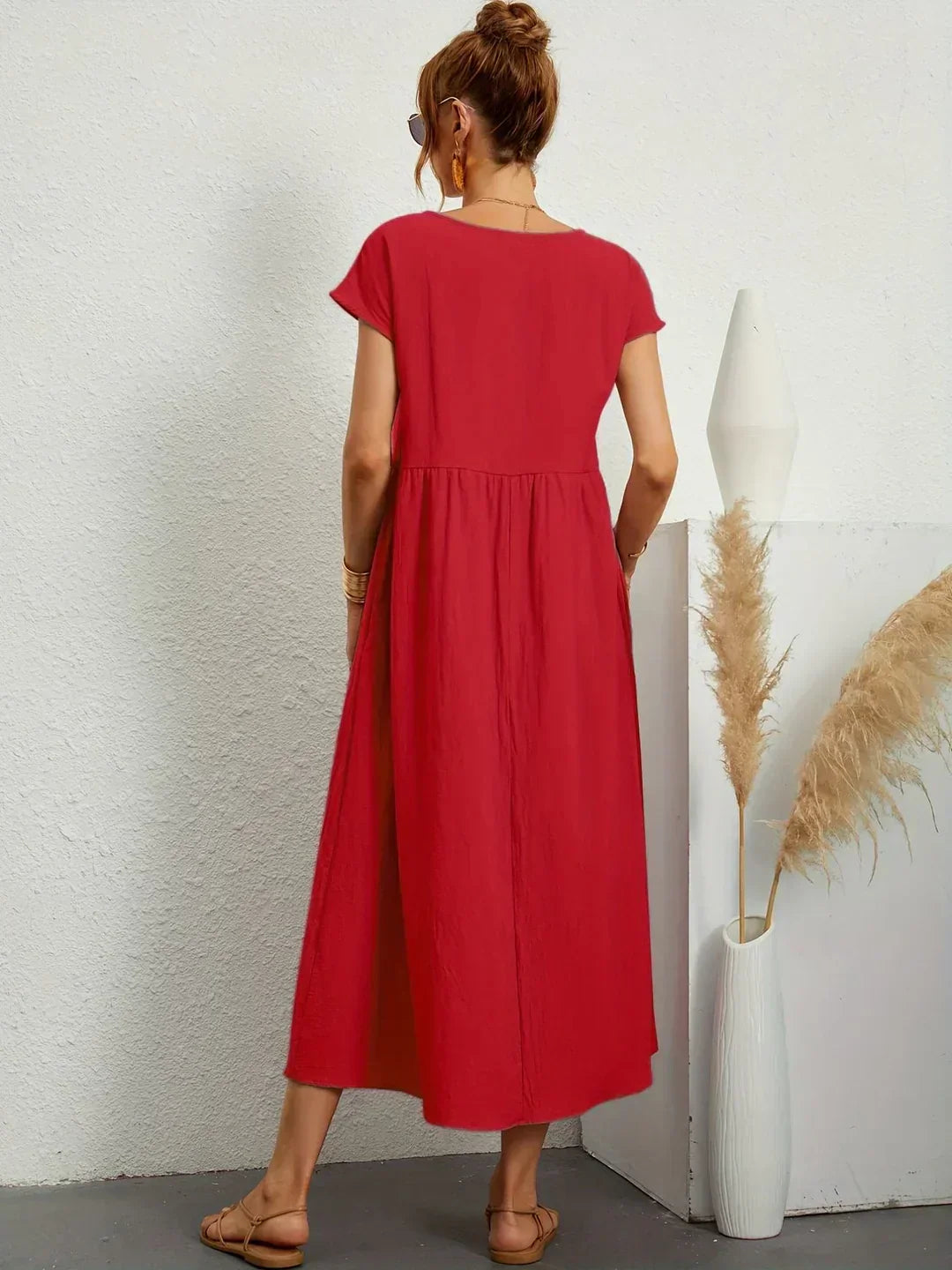 Evi | Fließendes Midikleid zeitlose Eleganz