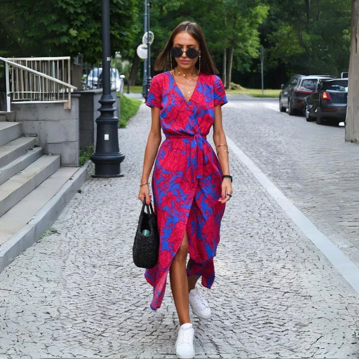 Julia | Elegantes Kleid mit V-Ausschnitt und figurformendem Schnitt